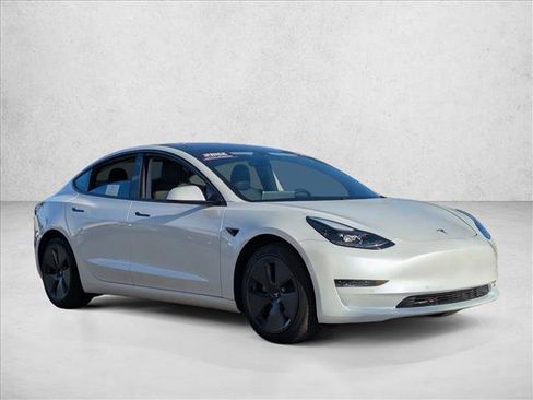 Used 2022 Tesla Model 3 image 3