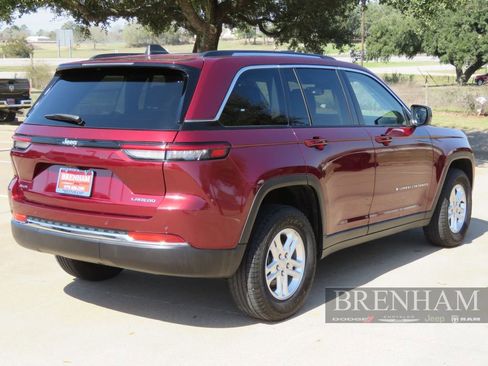 Used 2023 Jeep Grand Cherokee Laredo w/ Luxury Tech Group I image 6