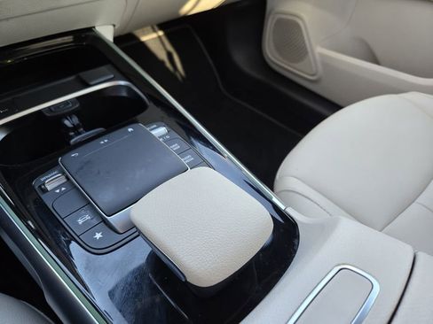 Used 2022 Mercedes-Benz GLB 250 image 15