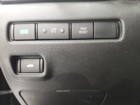 Used 2024 Nissan Sentra SR w/ SR Premium Package FWD image 19