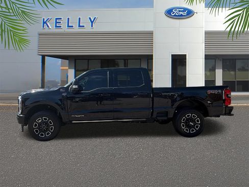 Used 2025 Ford F250 Platinum w/ FX4 Off-Road Package AWD/4WD image 2