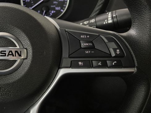 Used 2023 Nissan Sentra SV FWD image 17