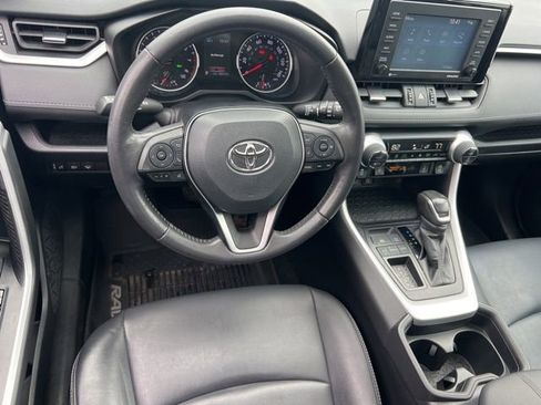 Used 2021 Toyota RAV4 XLE Premium image 37