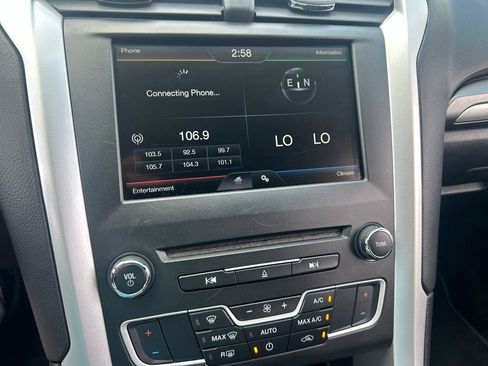 Used 2016 Ford Fusion SE FWD image 15