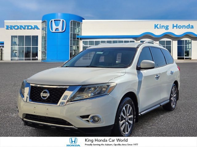 Used 2015 Nissan Pathfinder SV w/ Trailer Tow Package FWD image 1