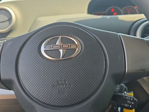 Used 2015 Scion xB FWD image 11