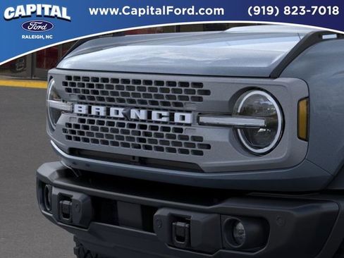 New 2025 Ford Bronco Badlands image 19