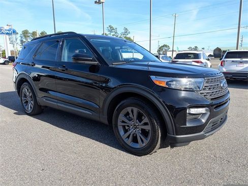 Used 2023 Ford Explorer XLT w/ Equipment Group 202A image 2