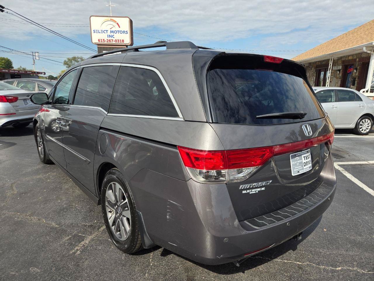 Used 2014 Honda Odyssey Touring image 4