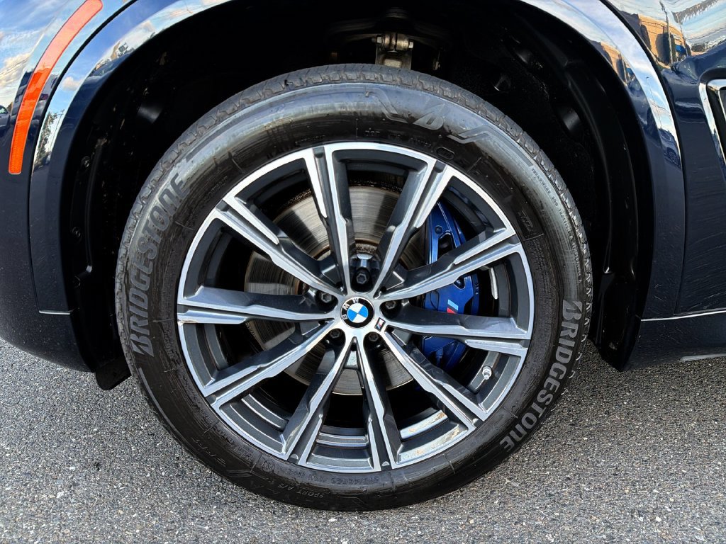 Used 2022 BMW X5 M50i w/ Executive Package AWD/4WD image 16