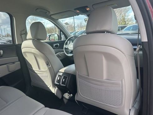 Used 2025 Kia Sorento S FWD image 28