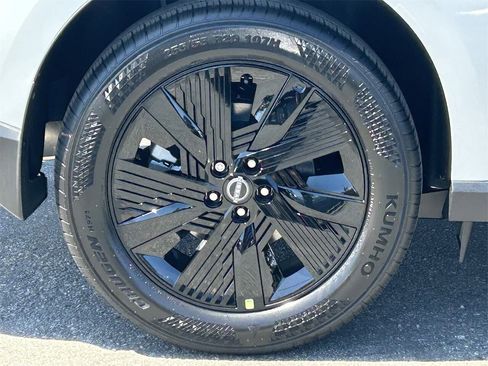 New 2025 Nissan Murano SV image 8