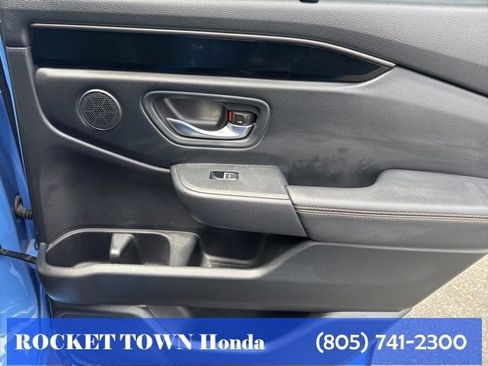 Used 2025 Honda Pilot TrailSport image 12