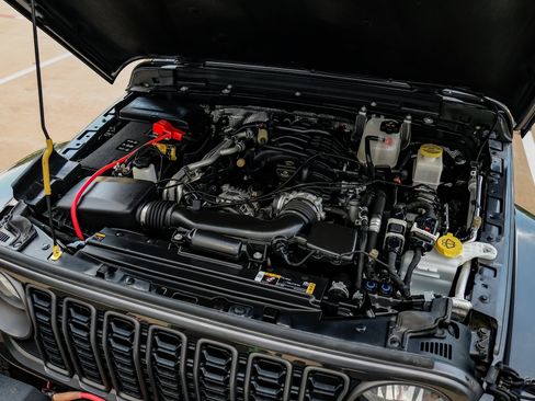 Used 2024 Jeep Gladiator Sport image 84