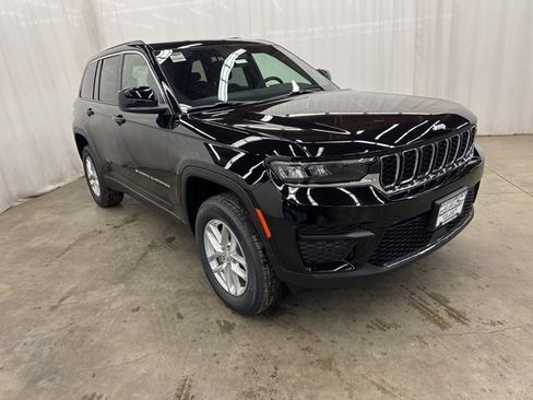 New 2025 Jeep Grand Cherokee Laredo X image 1