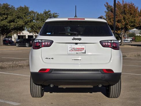 New 2026 Jeep Compass Latitude image 5