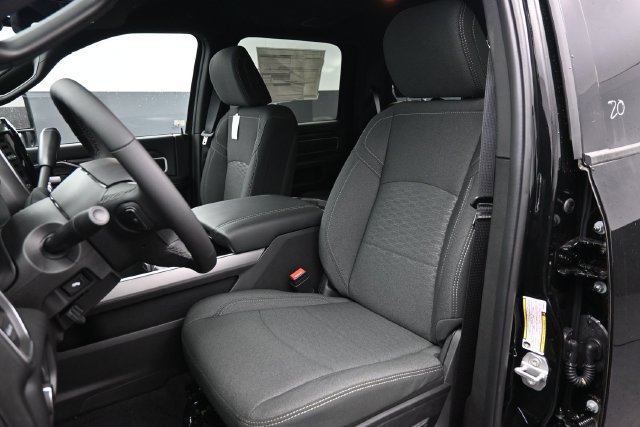 New 2027 RAM 3500 Big Horn AWD/4WD image 18