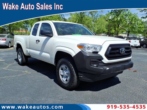 Used 2022 Toyota Tacoma SR image 1