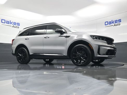 Certified 2023 Kia Sorento SX image 42