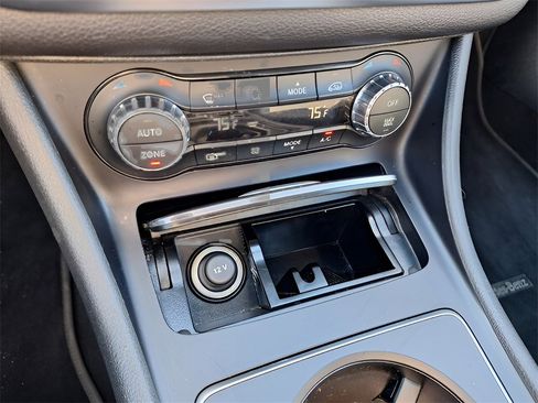 Used 2019 Mercedes-Benz CLA 250 image 33