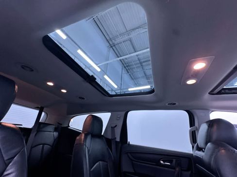 Used 2015 Chevrolet Traverse LT w/ Style and Technology Package image 38