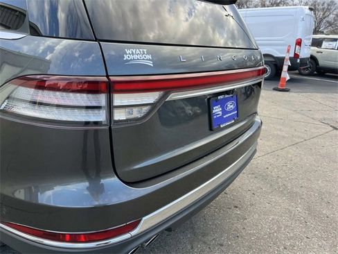 Used 2020 Lincoln Aviator Reserve w/ Equipment Group 201A image 10