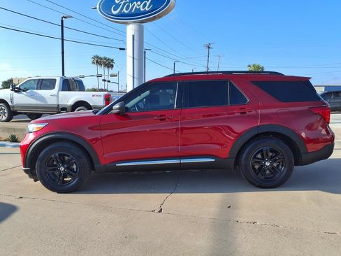 Used 2024 Ford Explorer XLT w/ Equipment Group 202A RWD image 3