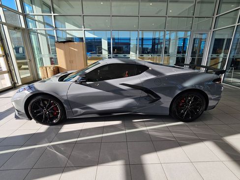 Used 2025 Chevrolet Corvette Stingray Preferred Cpe w/ Z51 Performance Package RWD image 7