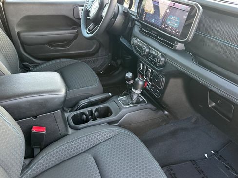 Used 2024 Jeep Wrangler Unlimited Rubicon 4xe w/ Technology Group image 15