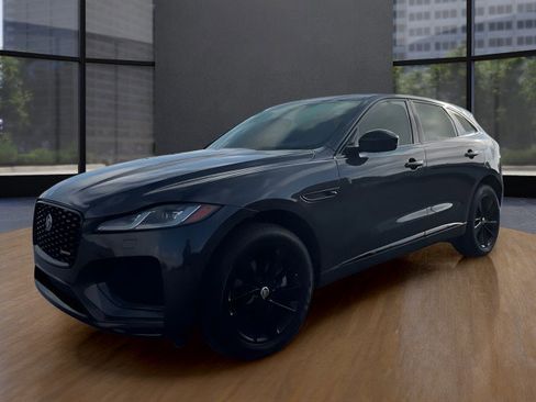 Used 2025 Jaguar F-PACE R-Dynamic S image 4