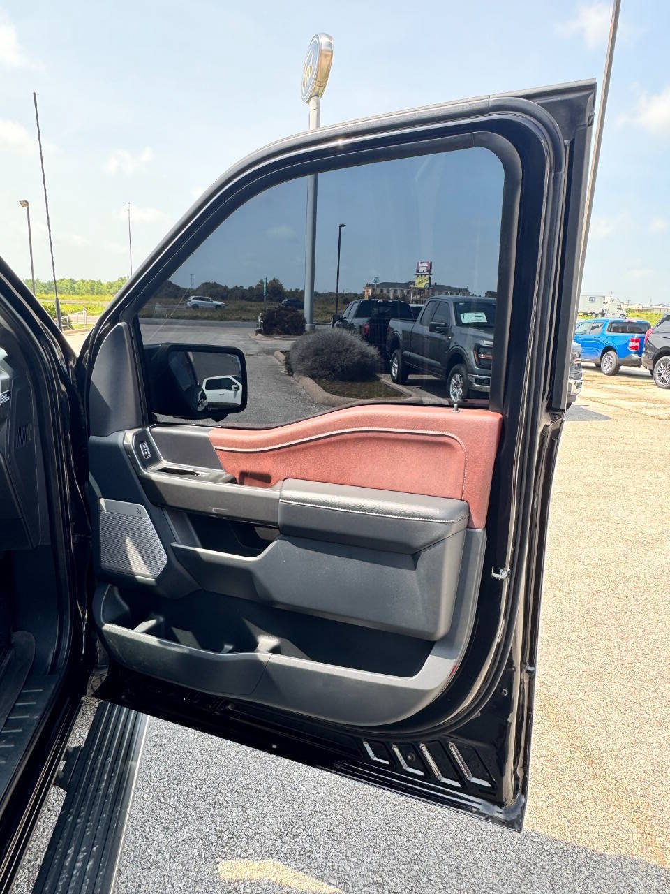 Used 2023 Ford F150 Lariat w/ Equipment Group 502A High AWD/4WD image 10