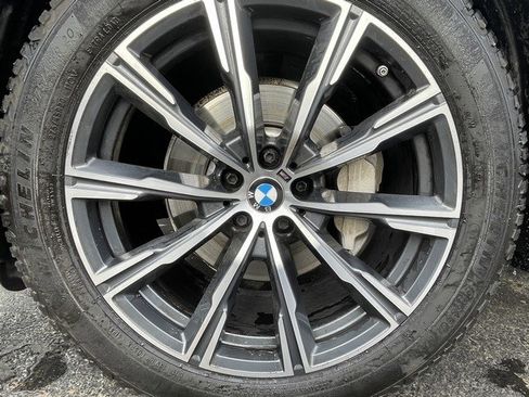 Used 2021 BMW X5 xDrive40i w/ M Sport Package image 9