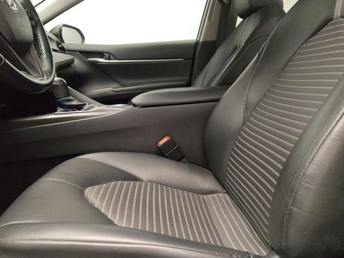 Used 2022 Toyota Camry SE w/ Convenience Package FWD image 17