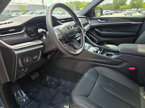 New 2026 Jeep Grand Cherokee L Limited RWD image 15
