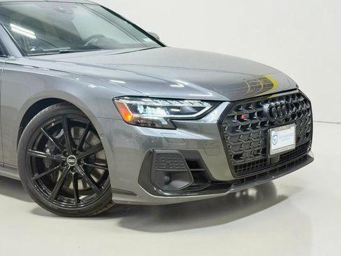 Used 2023 Audi S8 AWD/4WD image 6