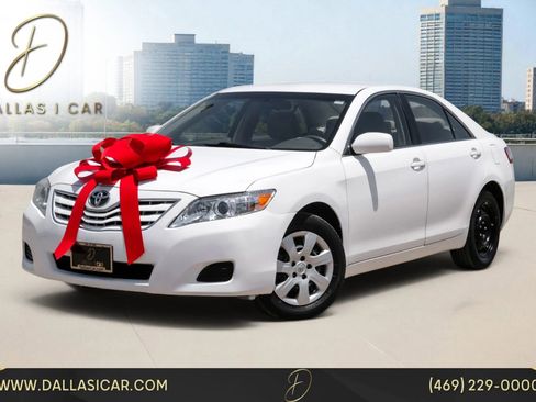 Used 2011 Toyota Camry FWD image 1