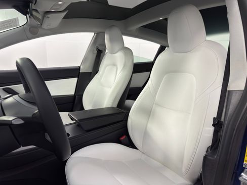 Used 2021 Tesla Model 3 Standard Range Plus image 39