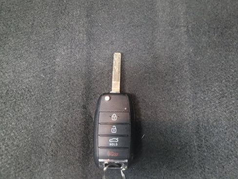 Used 2022 Kia Rio S image 32