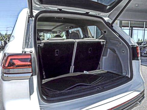 Used 2022 Volkswagen Atlas SE w/ Panoramic Sunroof Package AWD/4WD image 26