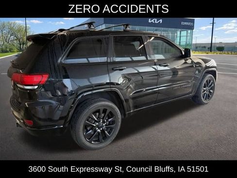 Used 2019 Jeep Grand Cherokee Altitude AWD/4WD image 5