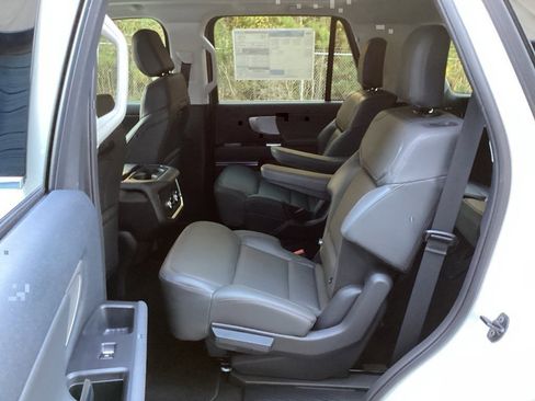 New 2025 Ford Expedition Active image 51