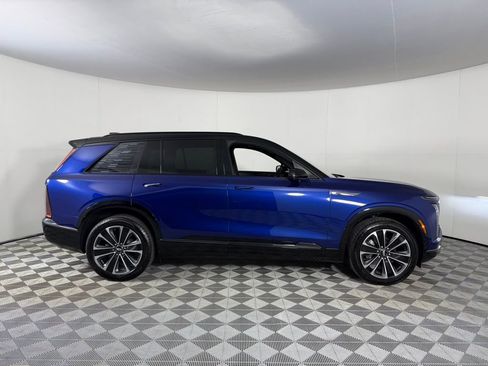 Used 2026 Cadillac Vistiq Sport image 7