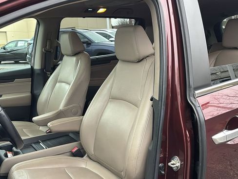 Used 2018 Honda Odyssey Touring image 10