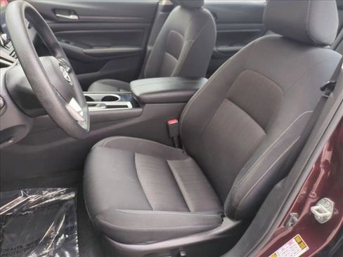 Used 2024 Nissan Altima 2.5 SV image 15