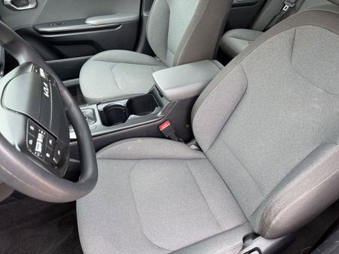Used 2025 Kia K4 LXS image 37