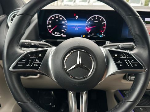 Certified 2025 Mercedes-Benz GLA 250 image 24