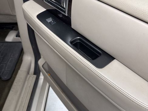 Used 2017 Lincoln Navigator Select image 38