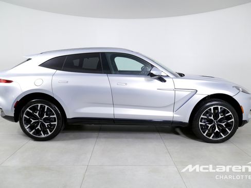 Used 2021 Aston Martin DBX image 9