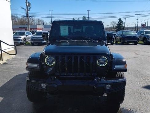 Used 2022 Jeep Gladiator Overland image 4