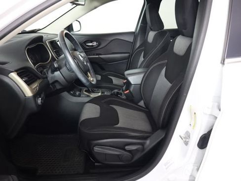 Used 2014 Jeep Cherokee Latitude w/ Cold Weather Group AWD/4WD image 28